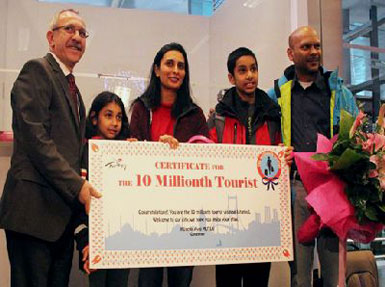 10 milyonuncu turiste resmi karşılama...