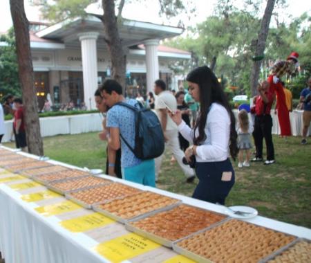 5 yıldızlı otelde baklava rekoru denemesi