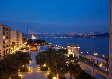 Çırağan Palace Kempinski'ye ödül yağmuru