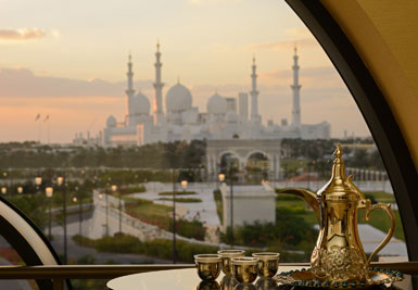Ritz-Carlton Abu Dhabi'de hizmete giriyor