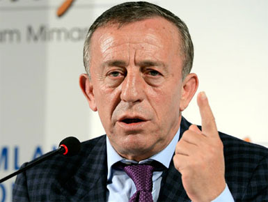 Ali Ağaoğlu, marinacı oluyor...