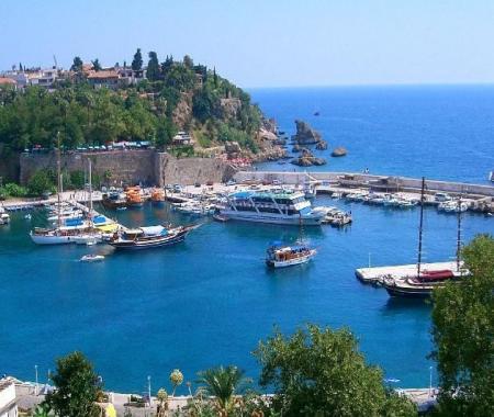 Antalya 2015'e düşüşle başladı