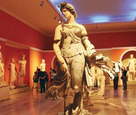 Antalya'da müze ziyaretçisi azaldı