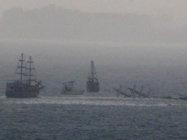 Antalya’da tur teknesi battı