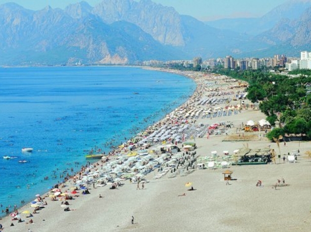 Antalya'ya İranlı turist yağdı