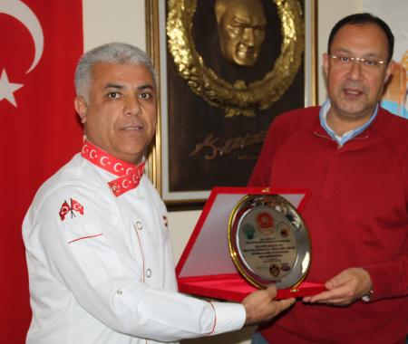 Aşçılar’dan ALTİD’e destek plaketi