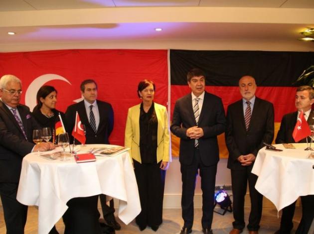 Avrupalı Türklere 'Antalya'da tatil yapın' çağrısı