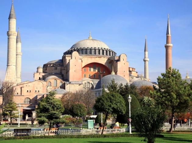 Ayasofya müze olarak kalmalıdır!