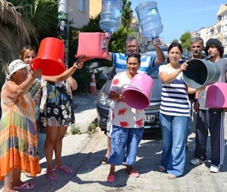 Ayvalık’ta tatilcilerin su isyanı