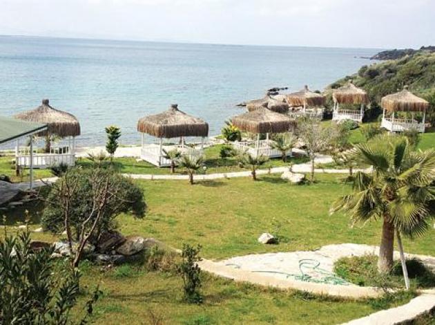 Bağışladığı arazi ‘Beach Club’ olunca isyan etti