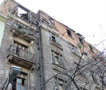 Balkondan düşen Polonyalı turist hayatını kaybetti