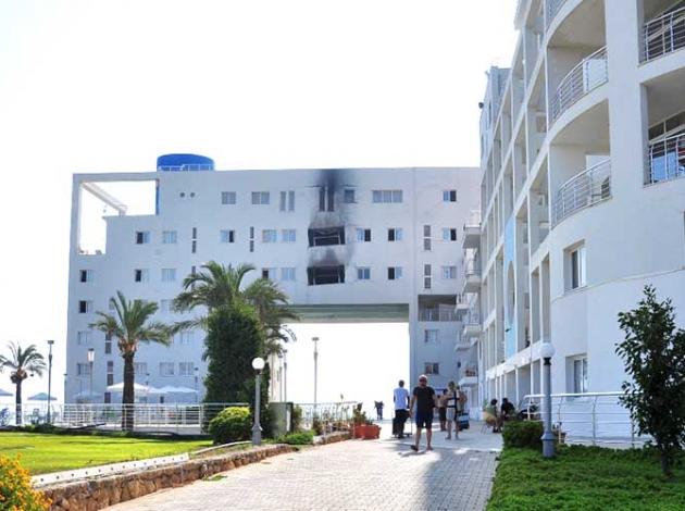 Beş yıldızlı otel kundaklandı