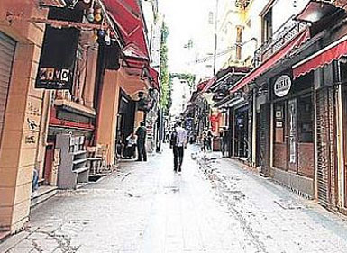 Beyoğlu'nda 100 mekan kapandı...