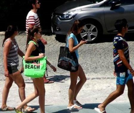 Bodrum'a bir anda 4 bin 500 turist giriş yaptı