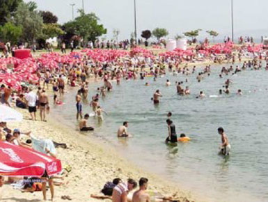 İstanbul'da plajlar yaza hazır...