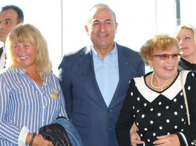 Çavuşoğlu Antalyalı Ruslar'la buluştu