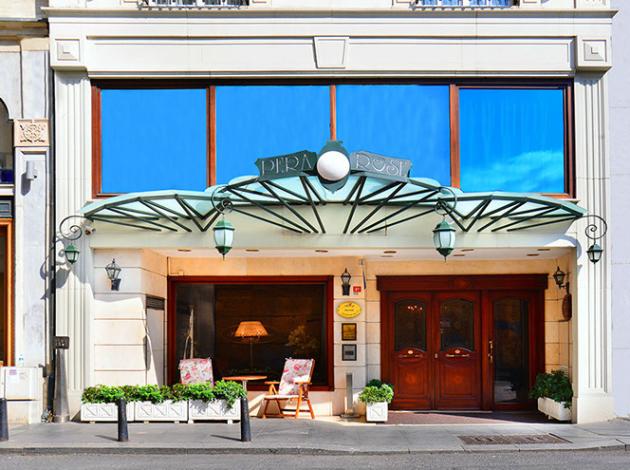 Çiller’den acil satılık otel