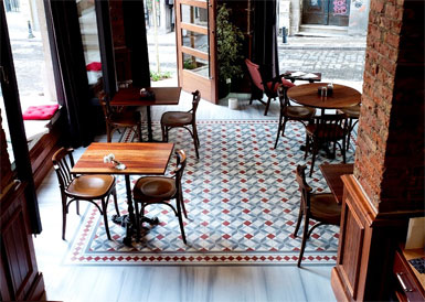 100 yıllık bina, Corinne Hotel oldu...