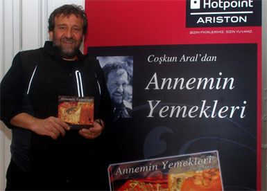 Coşkun Aral'dan, 'Annemin Yemekleri' kitabı...