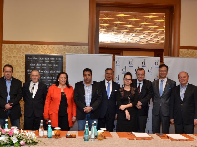 Divan'dan Cezayir'e iki otel