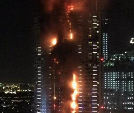 Dubai'de 63 katlı otelde yangın