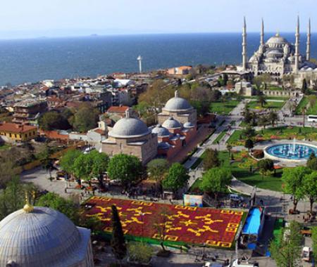 Dünyanın en büyük 'Lale halısı' İstanbul'da