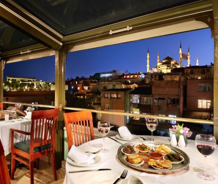Armada'da 'İstanbul Aşkı' temalı Sevgililer Günü