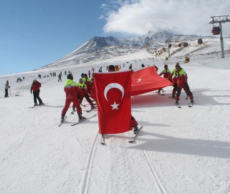 Erciyes’ten teröre lanet
