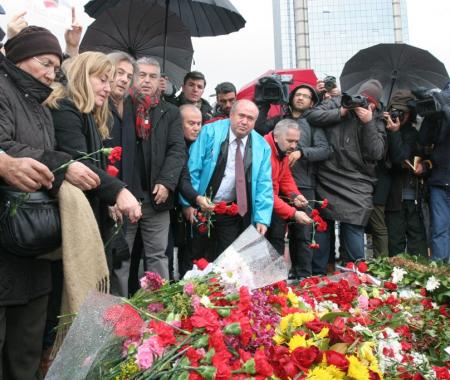 Gazetecilerden terör saldırısına kınama