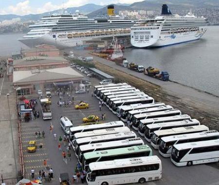 Gemi turları iptal olunca, Alsancak limanı otopark oldu
