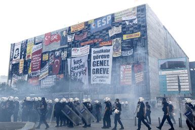 Turistler İstanbul’dan kaçıyor...