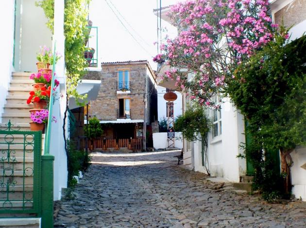 Gökçeada ve Bozcaada turizm alanı oluyor
