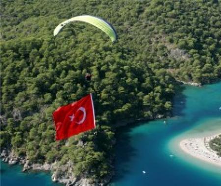 Gökyüzünde Cumhuriyet Bayramı kutlaması