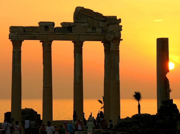 Gün batımı turlarıyla Apollon'a 10 milyon turist