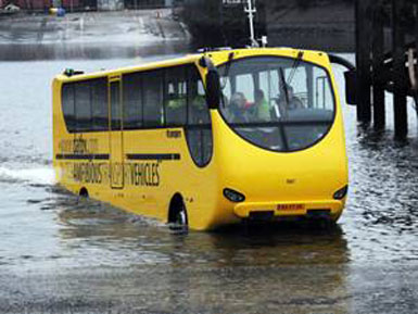 Haliç'te yüzen otobüsler turist taşıyacak...