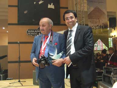 Halil Tuncer'e 'Turizme Hizmet Ödülü’...