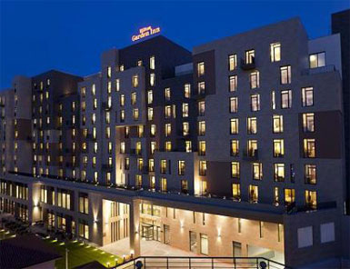 Haliç'e ilk Hilton açıldı...