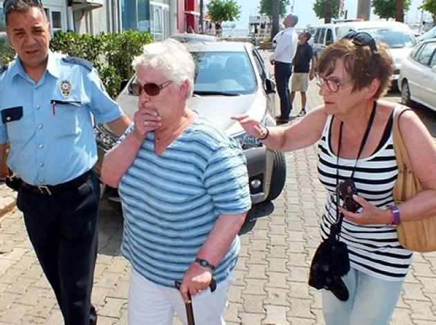 Hollandalı turiste 'Hoşgeldin' armağanı