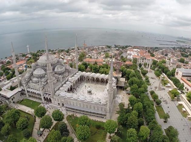 İBB'ye 'Tarihi yarımadayı yatakhaneye çevirdiler' eleştirisi 