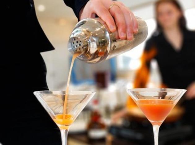 İçki servisi dersi kaldırılsın tartışması alevlendi