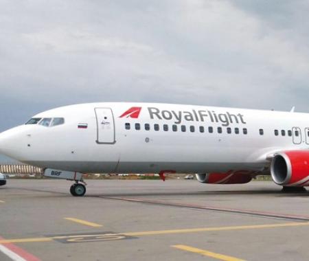 İlk charter Antalya'ya dolu indi