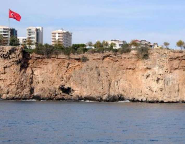 Otellere 'Falezleri parçalıyorlar' suçlaması