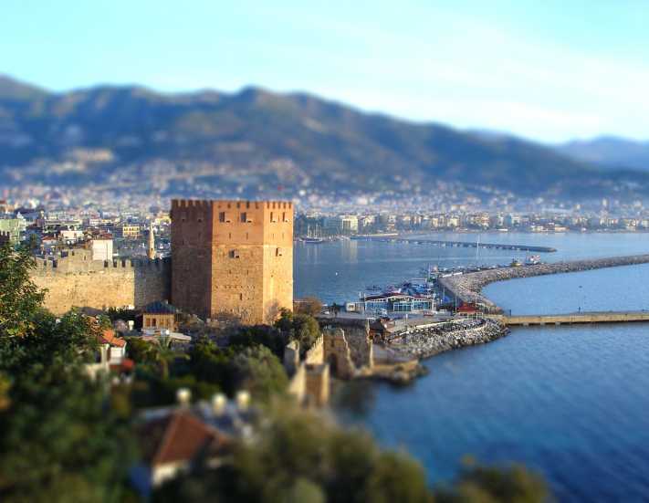 Alanya'ya havadan denizden turist yağacak