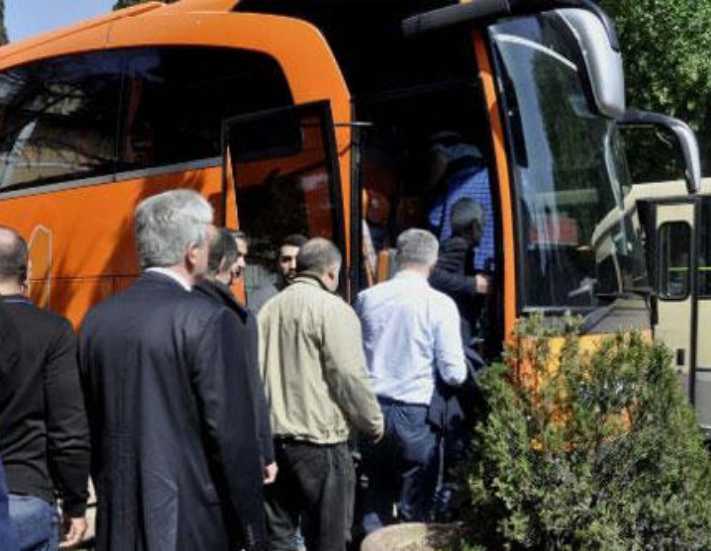 Taksicilerden UBER'e karşı otobüs atağı