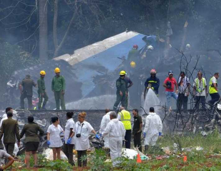 Küba'da yolcu uçağı düştü