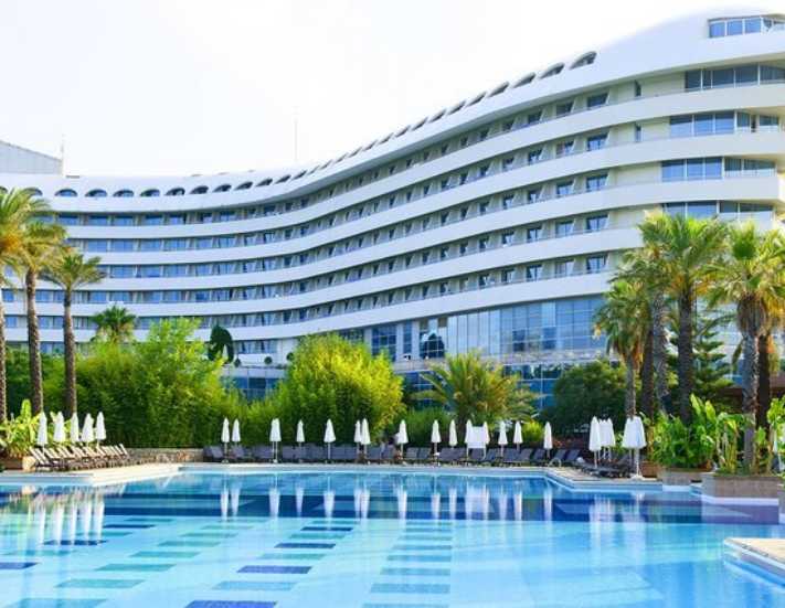 Concorde De Luxe Resort sezona çifte ödülle başladı