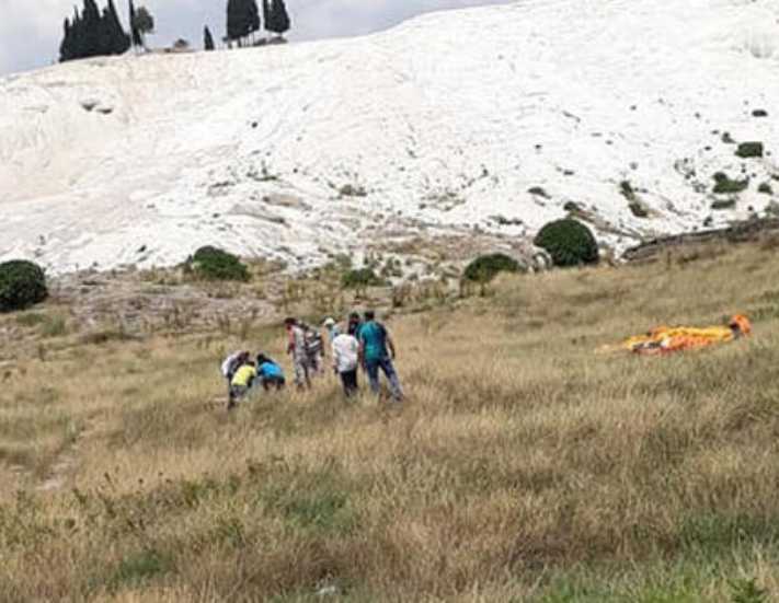 Yamaç paraşütü çakılan turist hayatını kaybetti