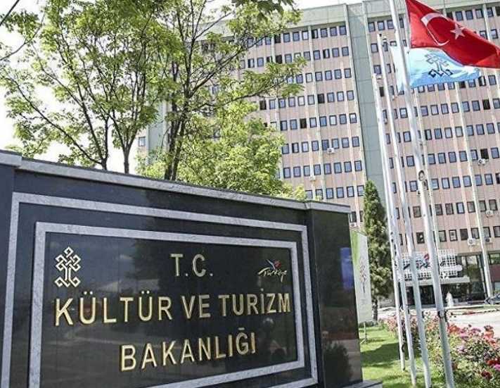 Kültür ve Turizm Bakanlığı bölünsün mü, bölünmesin mi?