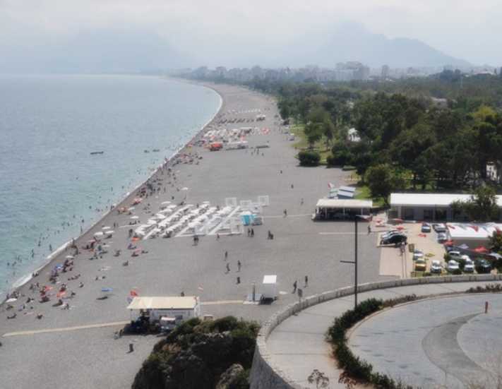 Şezlonglar kaldırıldı oteller mağdur turistler şokta