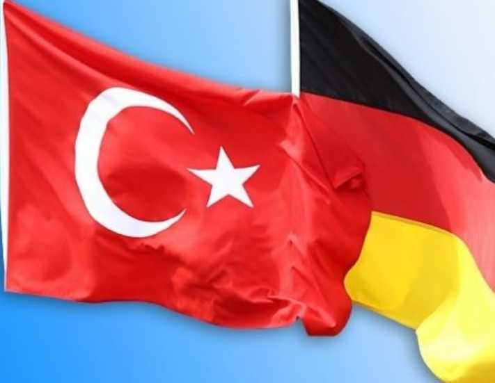 Almanya Türkiye'ye yönelik seyahat uyarısını hafifletti